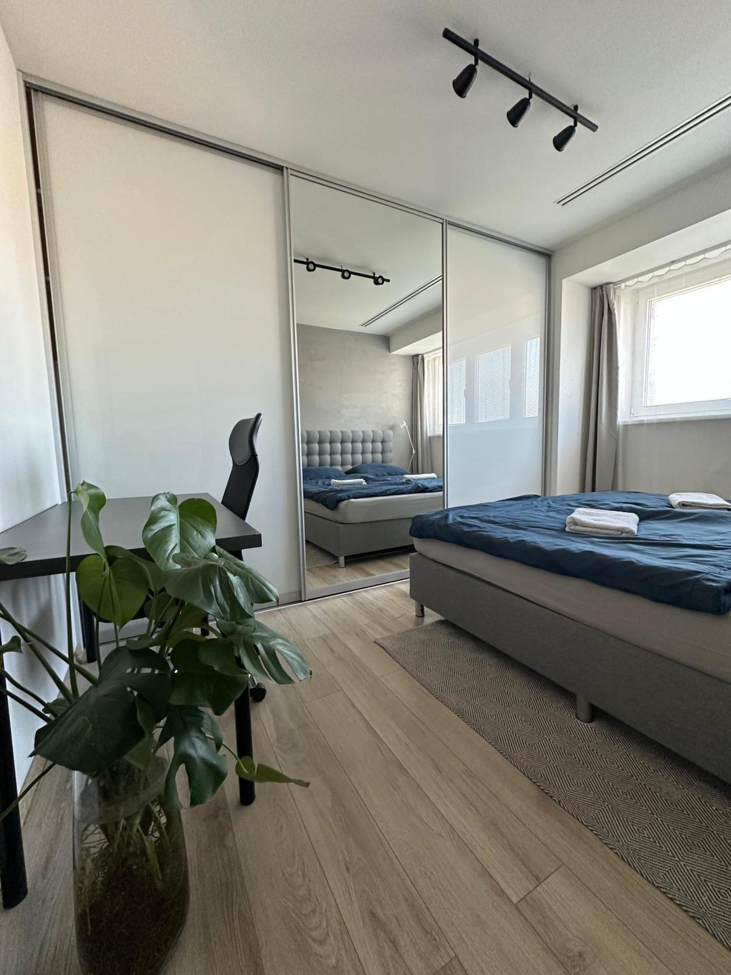 布拉迪斯拉发Urban Zenhouse No.2 - Breakfast Included公寓 外观 照片